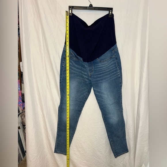 Signature by Levi Strauss Maternity Skinny Jeans - Size XL - Picture 2 of 8